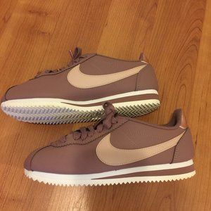 Nike cortez shoe sneakers size 7 women's